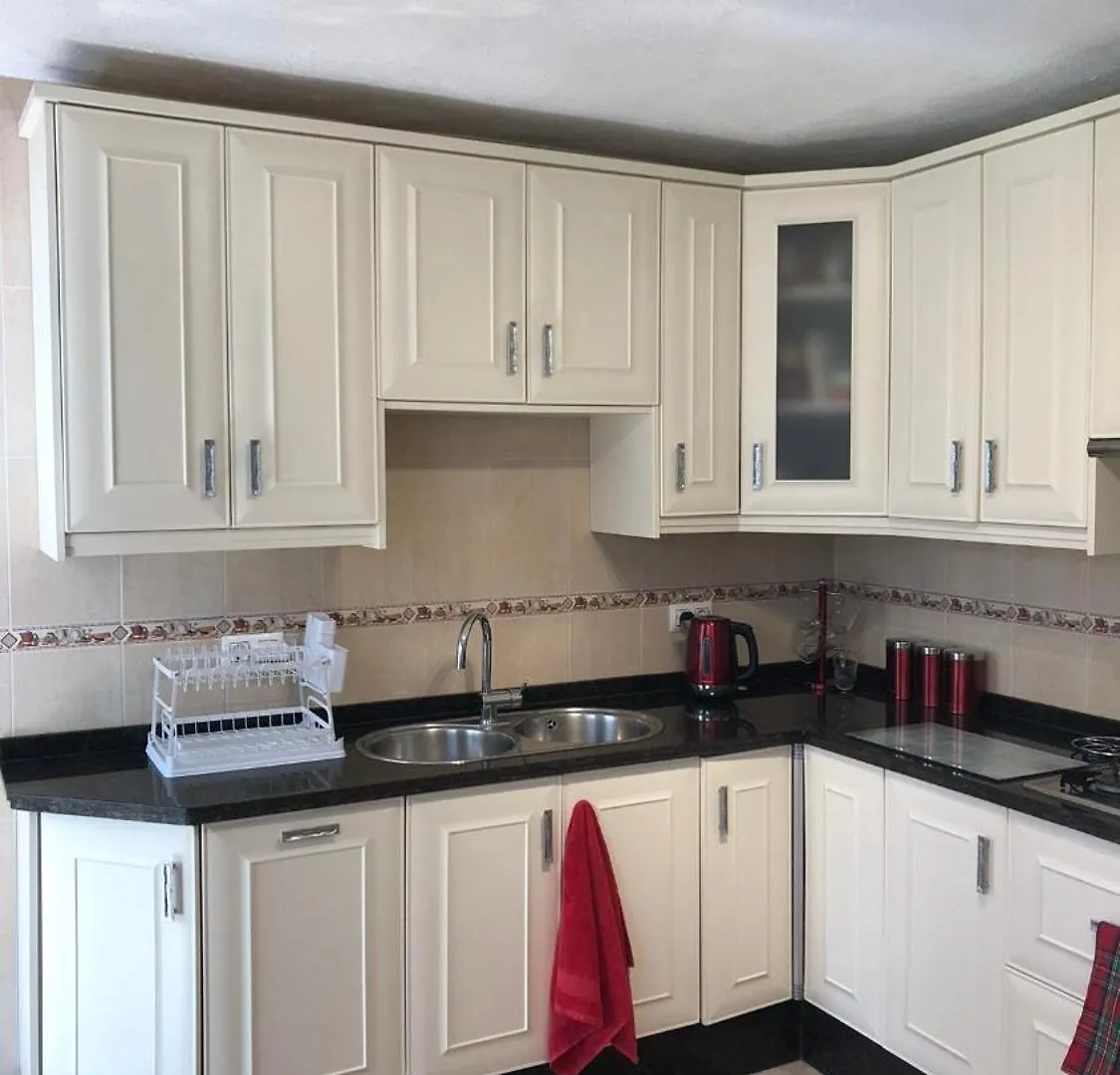 Large 1 Bed Apartment In The Beautiful Countryside 鲁特